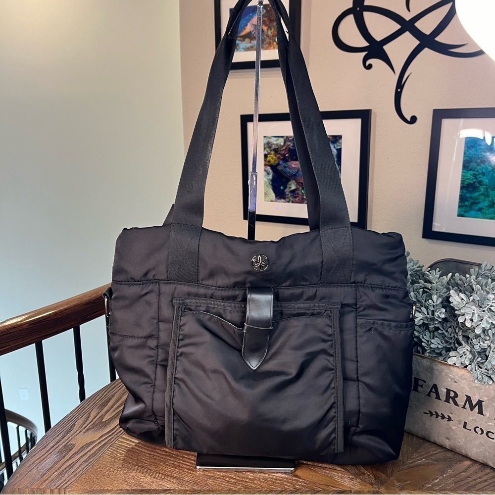 Gaiam Yoga Bag includes mat carry strap